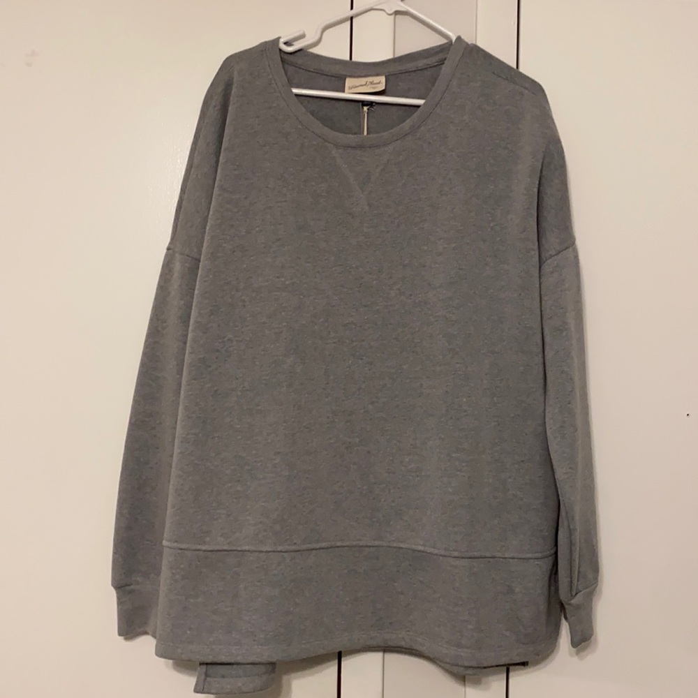 Universal thread over sized sweatshirt
